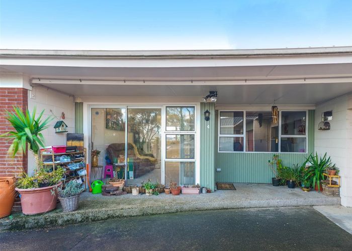  at 4/6 Ray Small Drive, Papakura, Papakura, Auckland