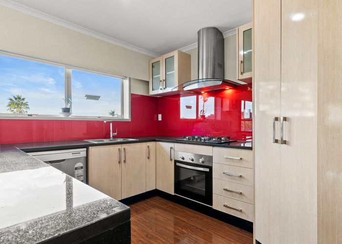  at 5 Lendenfeld Drive, Papatoetoe, Manukau City, Auckland