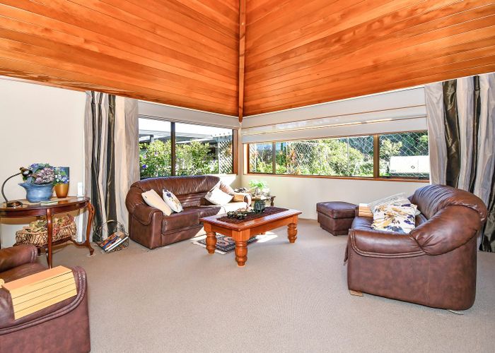  at 8 Lemonwood Place, The Gardens, Auckland