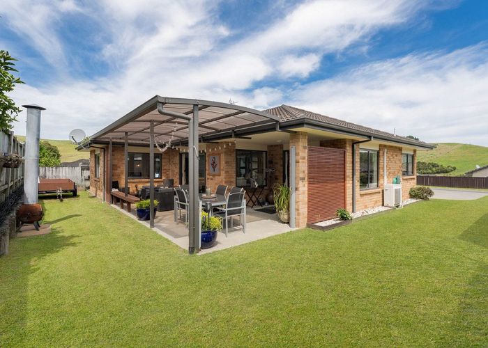  at 4 Gina Way, Welcome Bay, Tauranga, Bay Of Plenty