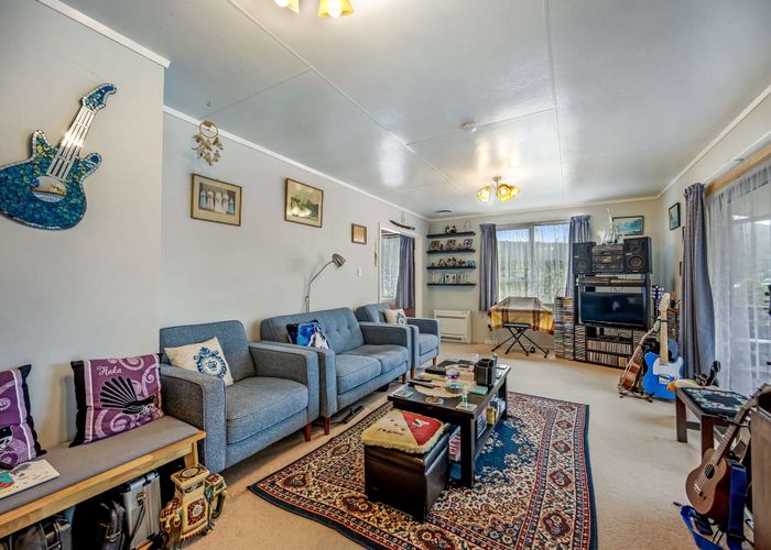  at 28 Tiroiti Grove, Stokes Valley, Lower Hutt