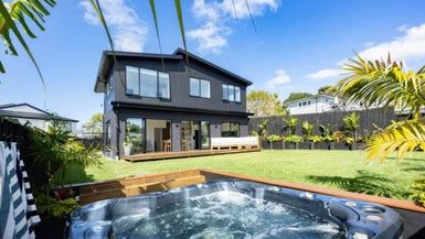  at 43 Golf Road, New Lynn, Auckland