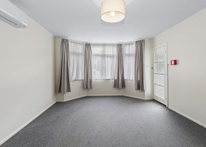  at 2/87 Queens Drive, Lyall Bay, Wellington, Wellington