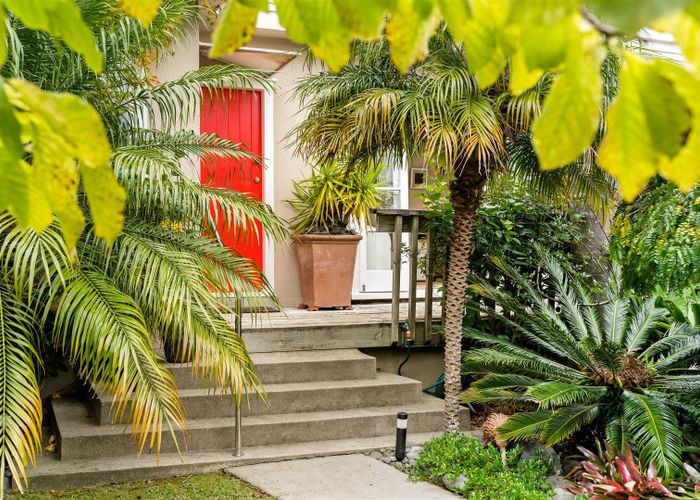  at 1/94 Island Bay Road, Beach Haven, Auckland