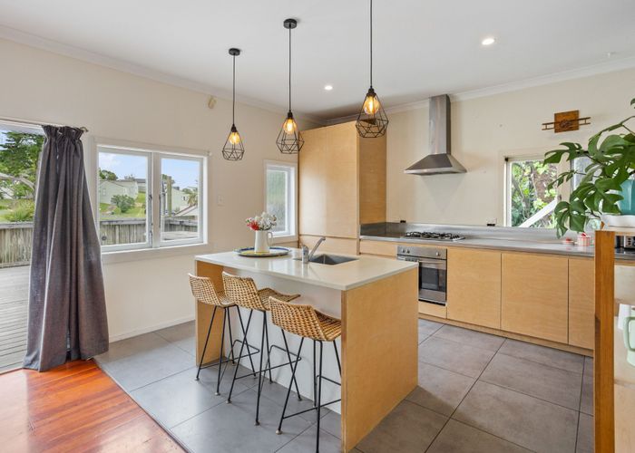  at 2/73 Keegan Drive, Massey, Waitakere City, Auckland
