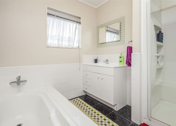  at 2/5 BERWYN AVE, Takanini, Auckland