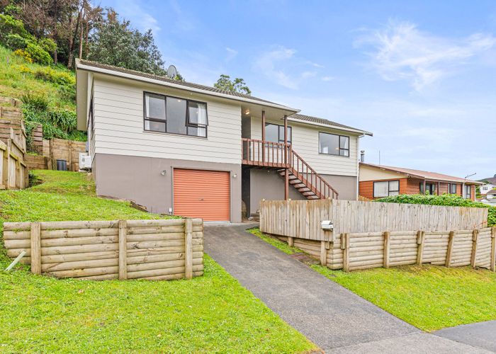  at 18 Forglen Place, Tawa, Wellington