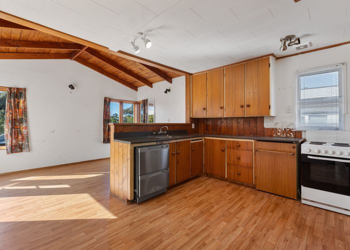  at 43 Wairau Road, Oakura, New Plymouth, Taranaki