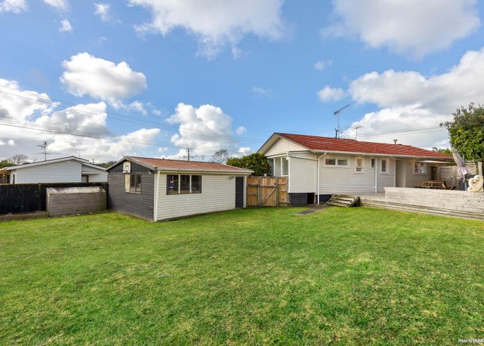  at 218 Birkdale Road, Birkdale, Auckland