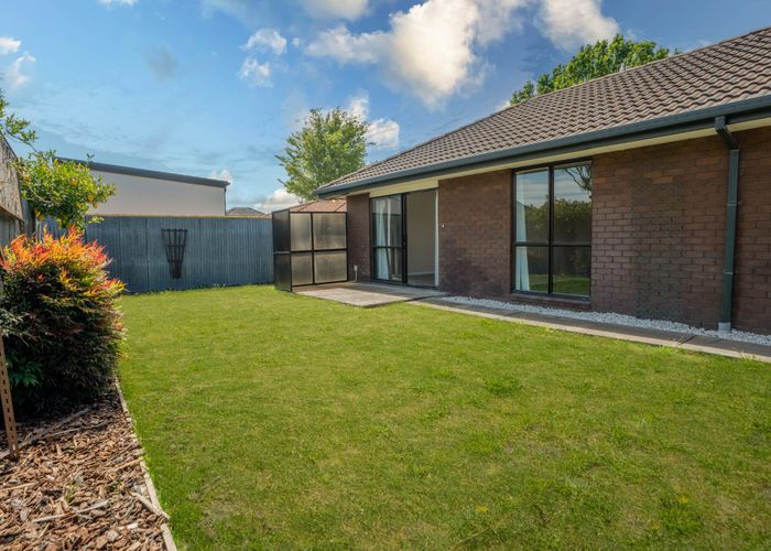  at 2/232 Harewood Road, Bishopdale, Christchurch City, Canterbury