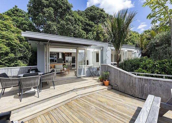  at 61 Seaview Road, Piha, Piha