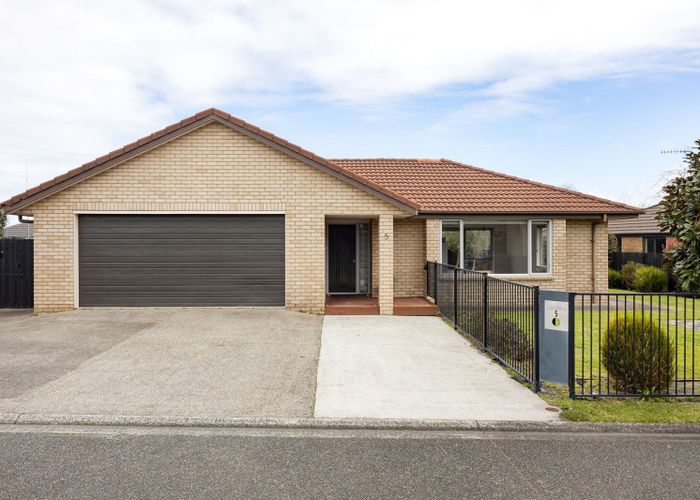  at 5 Compton Grove, Huntington, Hamilton, Waikato
