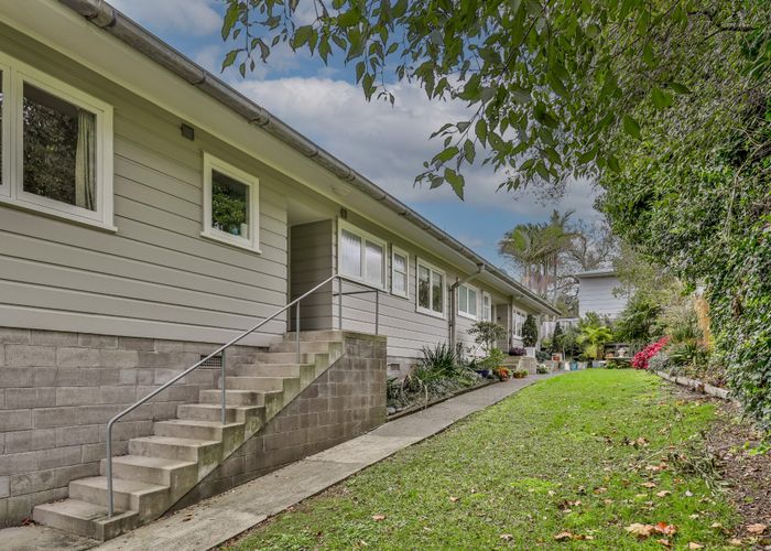  at 2/16 Denby Lane, Northcote Point, North Shore City, Auckland
