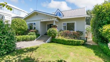  at 32 Box Hill, Khandallah, Wellington