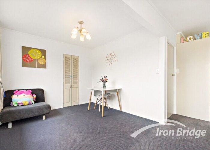  at 2/15 Ridgewood Crescent, Birkenhead, Auckland