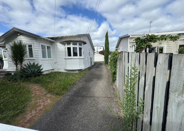  at 18 Walmer Road, Point Chevalier, Auckland City, Auckland