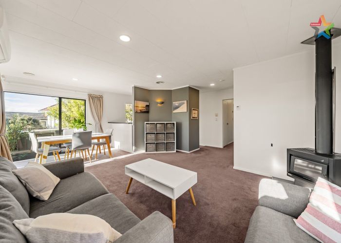  at 21 Jasmine Grove, Maungaraki, Lower Hutt, Wellington