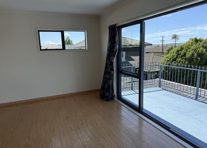  at 17 Beach Road, Te Atatu Peninsula, Waitakere City, Auckland