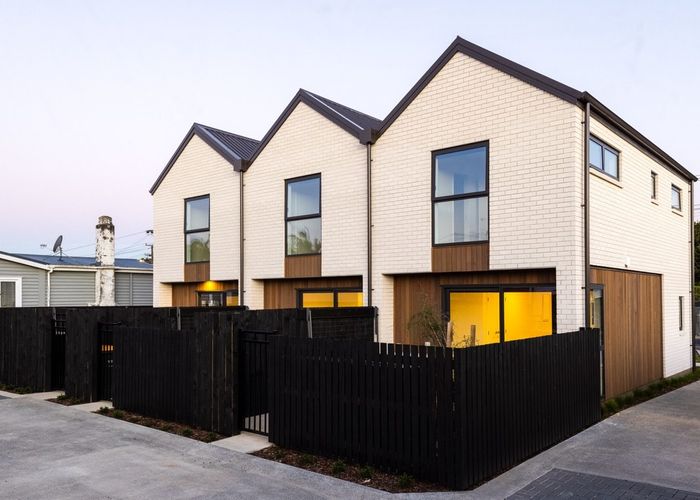  at 77 Matipo Road, Te Atatu Peninsula, Waitakere City, Auckland