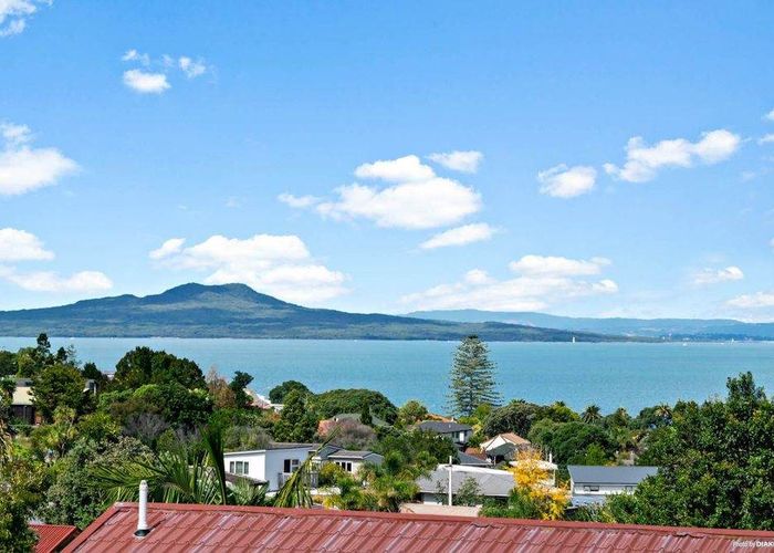  at 61 Lyons Avenue, Murrays Bay, North Shore City, Auckland