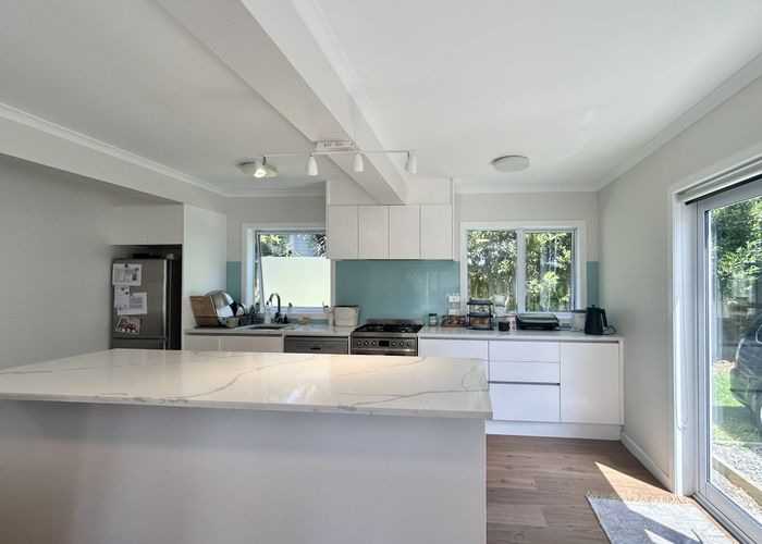  at 2/38 Tramway Road, Beach Haven, North Shore City, Auckland