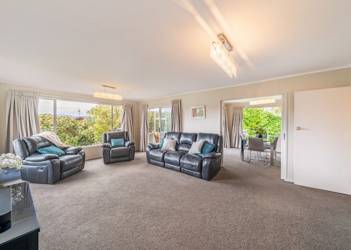  at 3 Bowline Place, Whitby, Porirua