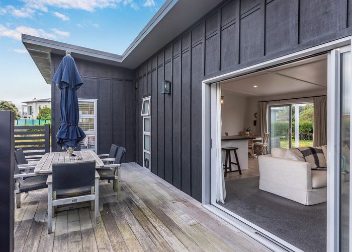  at 6 Olliver Grove, Waikanae Beach, Waikanae