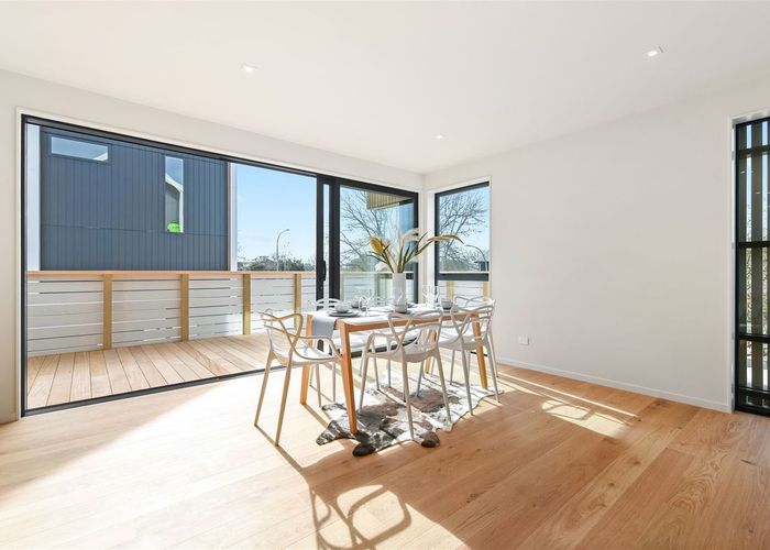  at 2/2 Manning Street, Hamilton Central, Hamilton