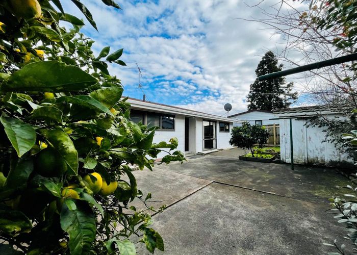 at 6 Chantal Place, Red Hill, Papakura, Auckland