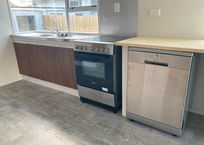  at 2/8 Mirrabooka Avenue, Botany Downs, Manukau City, Auckland
