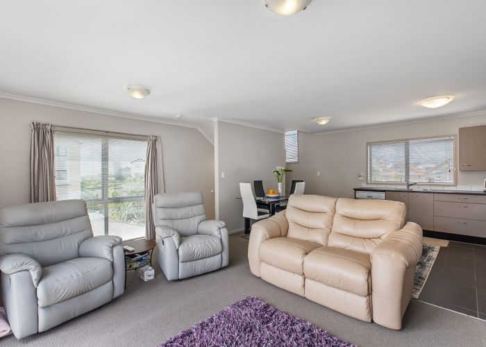  at 60/172 Mcleod Road, Te Atatu South, Auckland