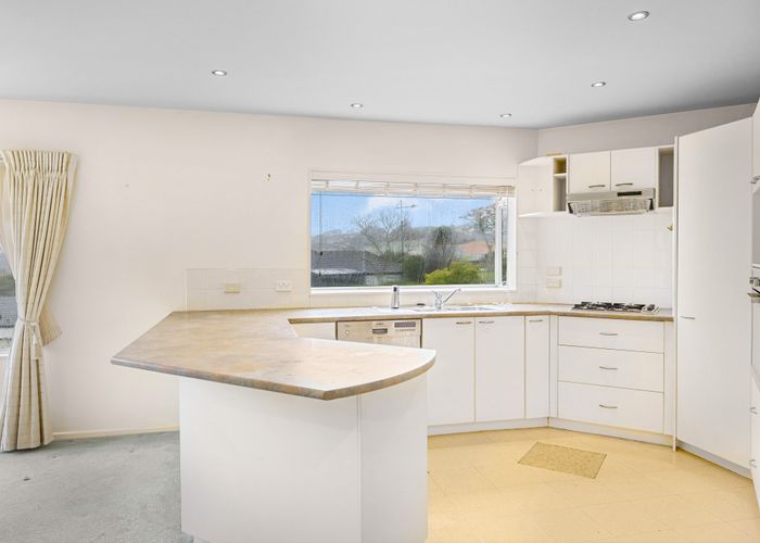  at 2/3 Jacanas Place, Unsworth Heights, North Shore City, Auckland