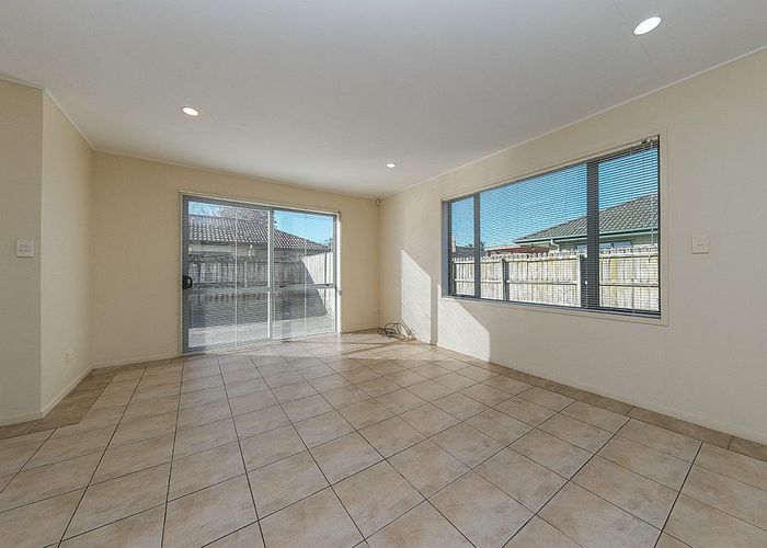  at 104 Redcastle Drive, East Tamaki, Manukau City, Auckland
