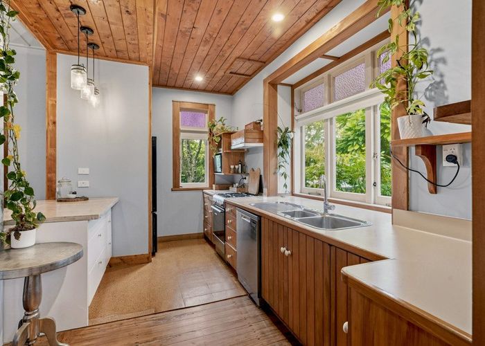  at 24 Myrtle Street, Hamilton East, Hamilton, Waikato