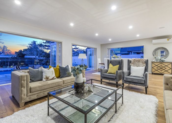  at 19 Oak Manor Drive, Albany, Auckland
