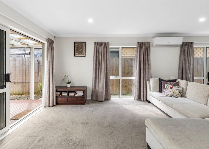  at 16 Dolbel Place, Mangere East, Manukau City, Auckland