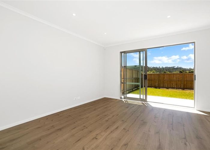  at 42 Vincent McGrath Cres, Swanson, Waitakere City, Auckland