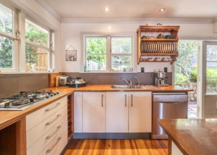  at 121 Wainuiomata Road, Wainuiomata, Lower Hutt, Wellington