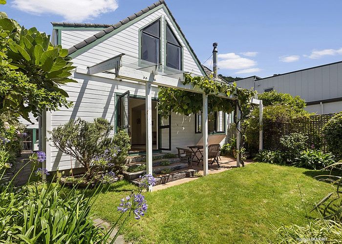  at 23 Pinnacle Street, Seatoun, Wellington