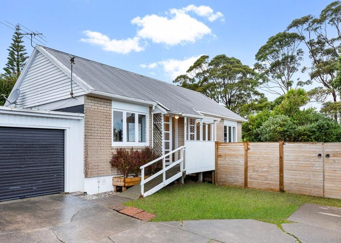  at 3/237 Edmonton Road, Te Atatu South, Auckland