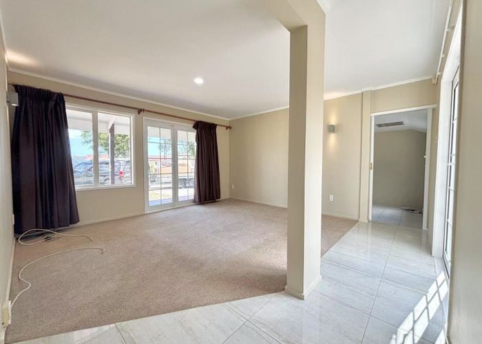  at 5 Ancona Lane, Goodwood Heights, Auckland
