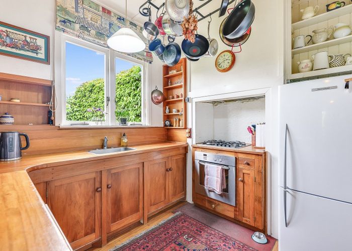  at 6 Hammond Street, Hamilton Central, Hamilton