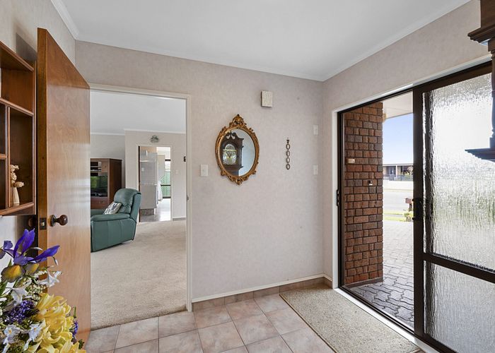  at 9 Boulevard Drive, Merrilands, New Plymouth, Taranaki