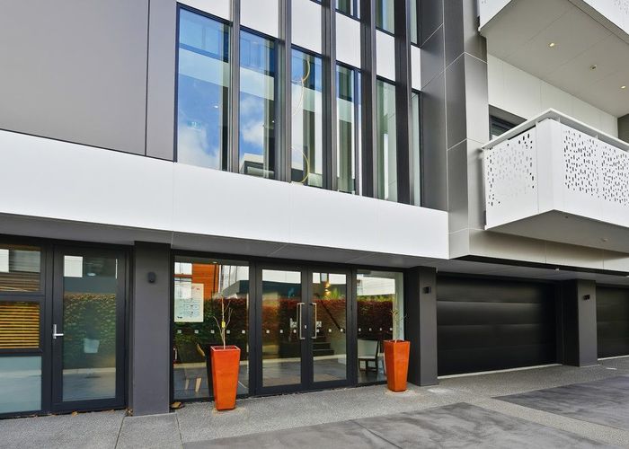  at 2/30 Peterborough Street, City Centre, Christchurch City, Canterbury