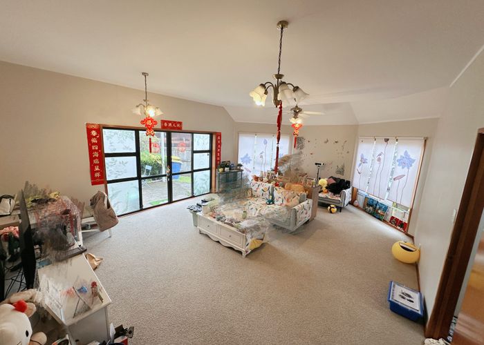  at 2/16 Manutara Avenue, Forrest Hill, North Shore City, Auckland