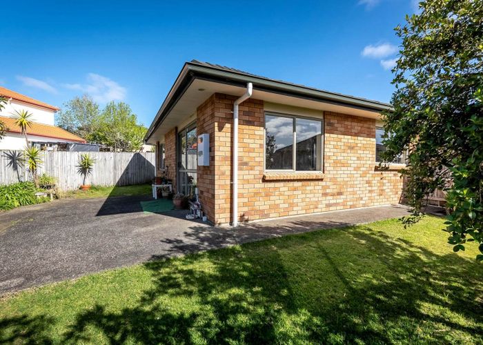  at 19 Ballymore Drive, Pinehill, North Shore City, Auckland