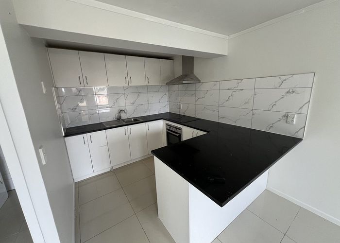  at Flat/22 Goodwood dr, Goodwood Heights, Manukau City, Auckland