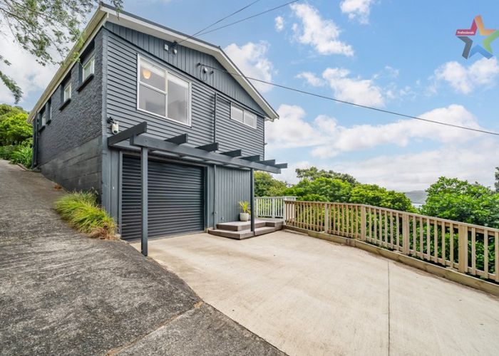  at 6 Nikau Road, Point Howard, Lower Hutt
