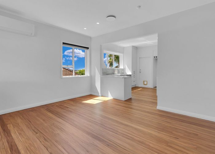  at 32 Waiohua Road, Greenlane, Auckland