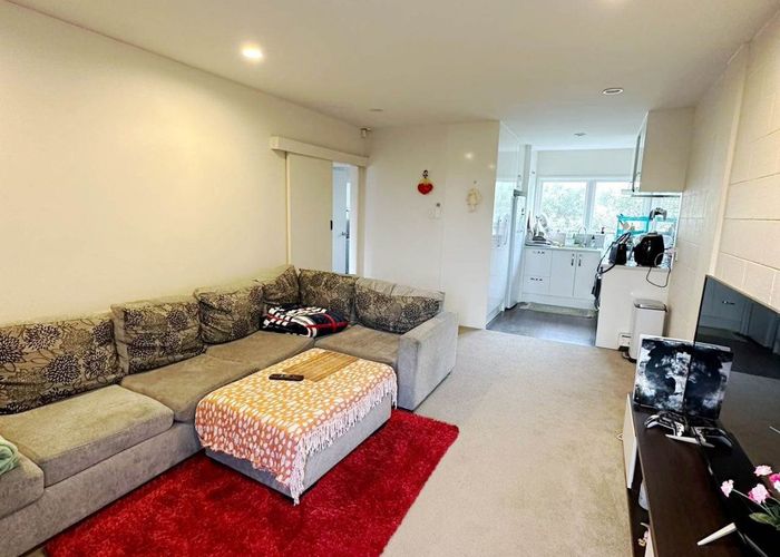  at 4/11 Tawera Road, Greenlane, Auckland City, Auckland